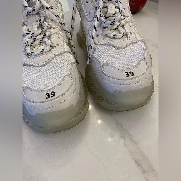 BALENCIAGA WOMEN  TRIPLE S SNEAKER SIZE 39 - Picture 16 of 16